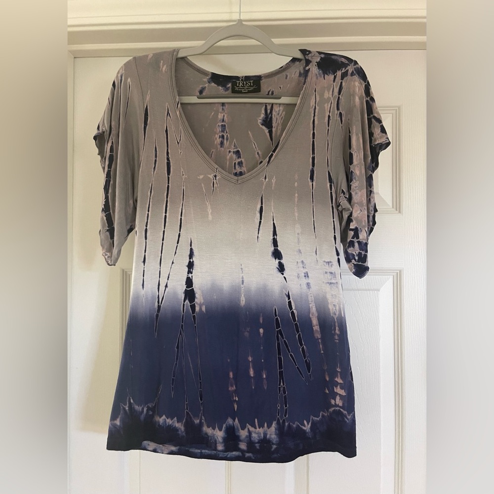 Tryst Women's Short Sleeve Tie-Dye Tee - Blue and Gray
